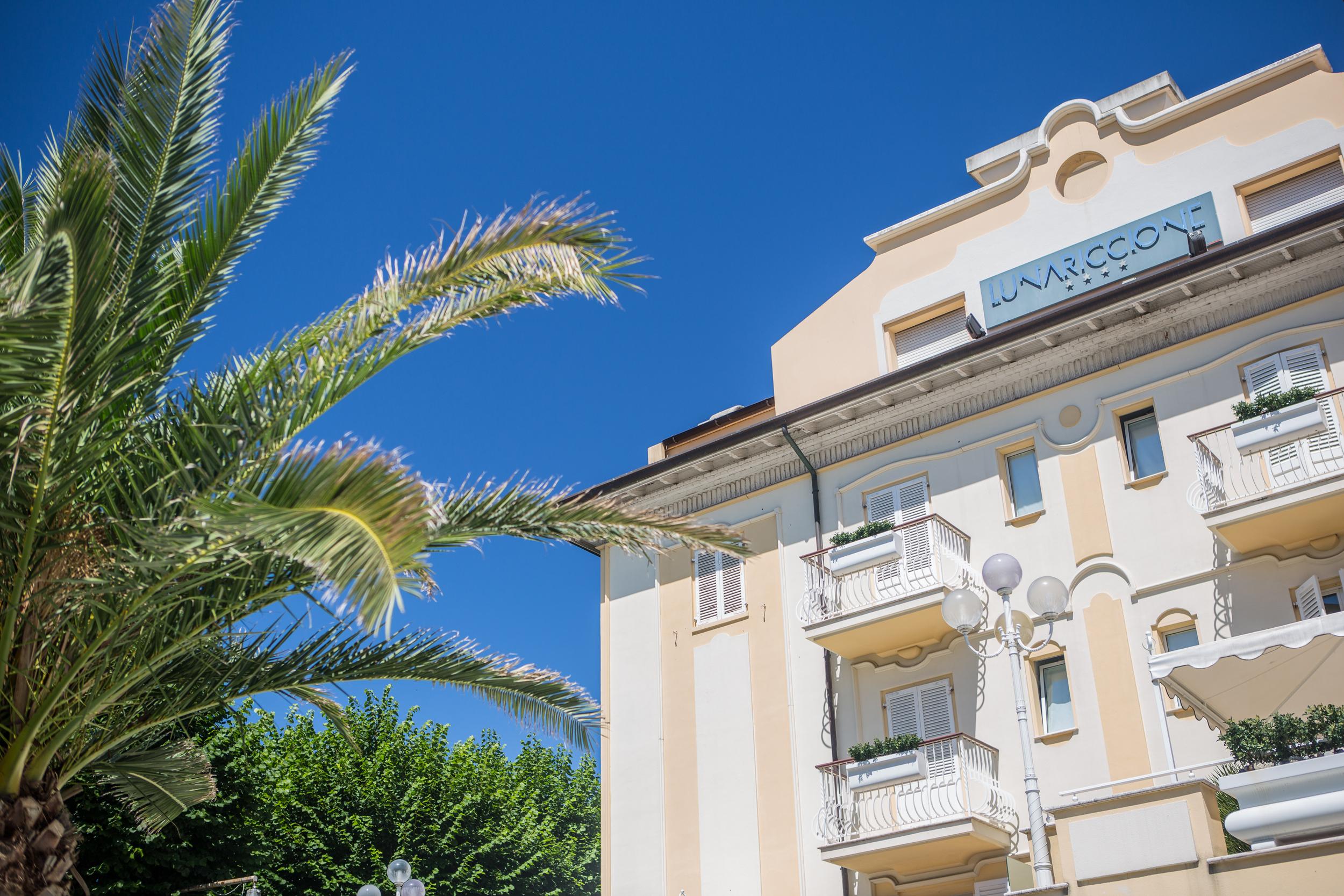 Hotel Luna Riccione E Aqua Spa Only Adults +12 Exteriör bild