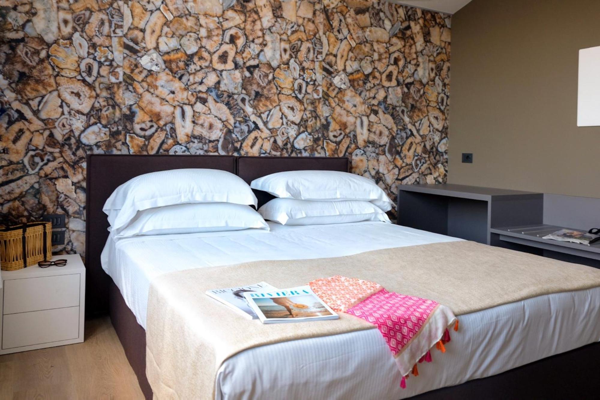 Hotel Luna Riccione E Aqua Spa Only Adults +12 Exteriör bild