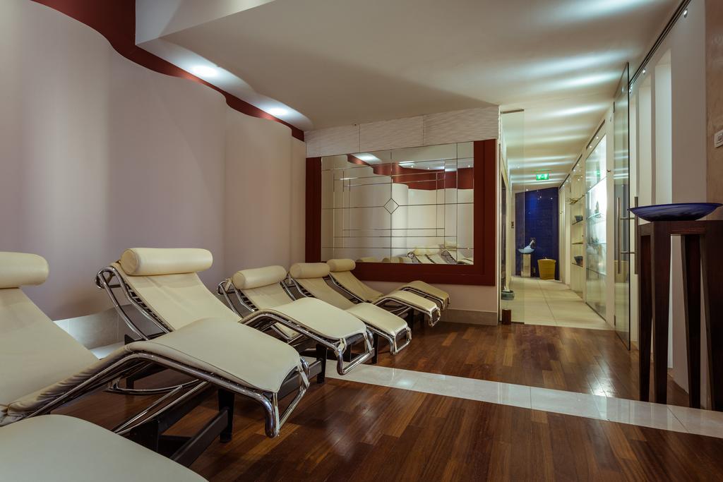 Hotel Luna Riccione E Aqua Spa Only Adults +12 Exteriör bild