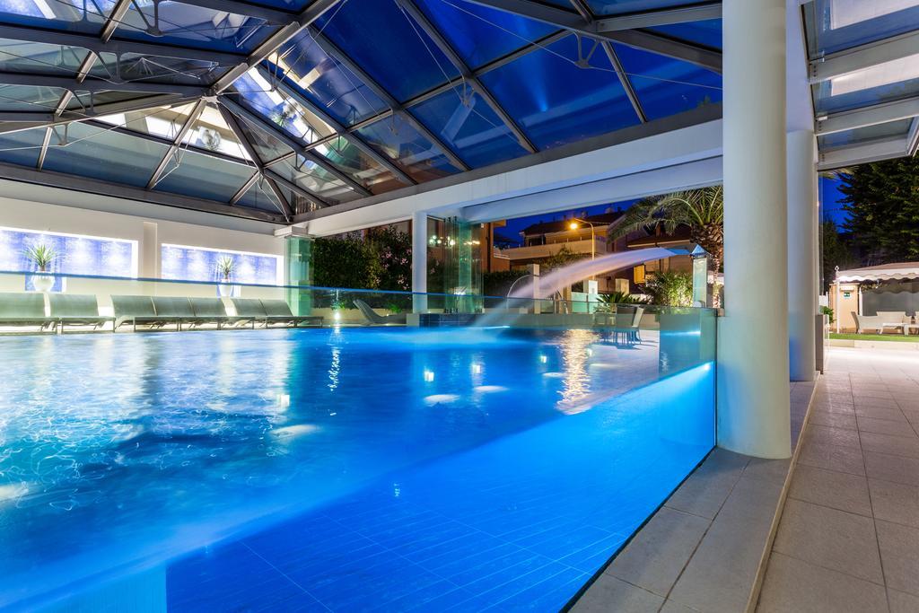 Hotel Luna Riccione E Aqua Spa Only Adults +12 Exteriör bild