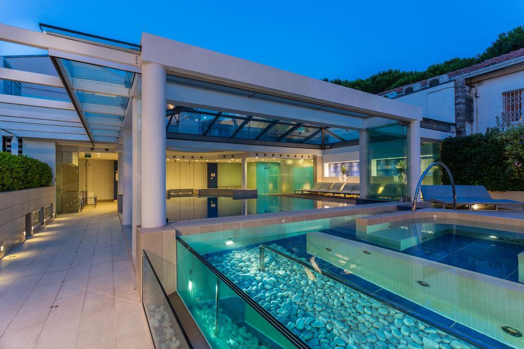 Hotel Luna Riccione E Aqua Spa Only Adults +12 Exteriör bild